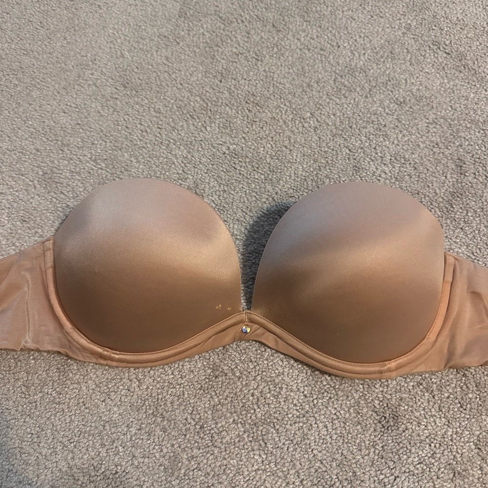 Vitoria’s Secret Very Sexy Strapless Bra
